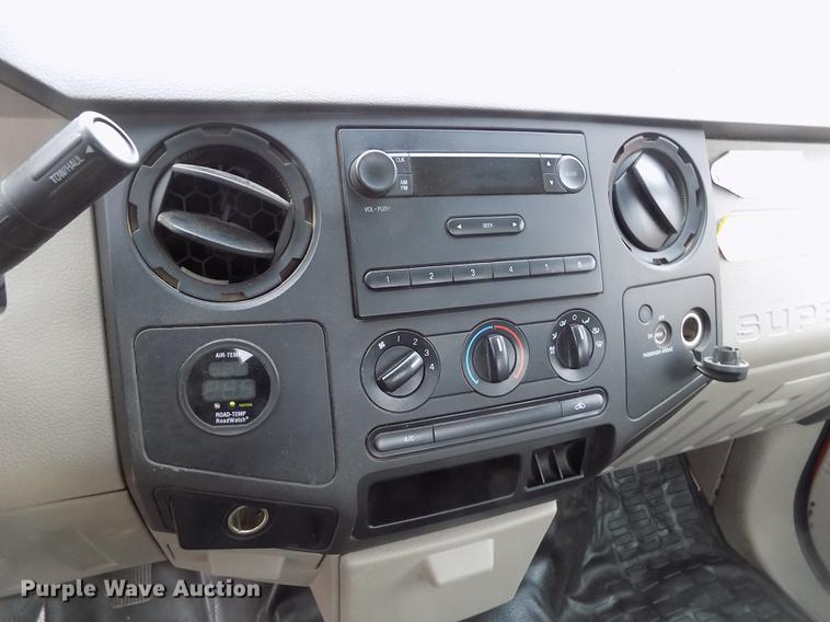 image for item DB4914 2008 Ford F250 Super Duty utility bed pickup truck