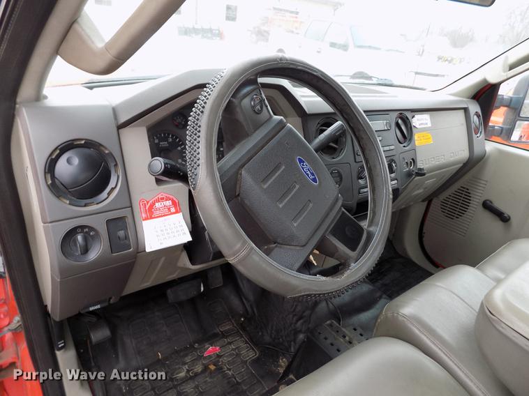 image for item DB4914 2008 Ford F250 Super Duty utility bed pickup truck
