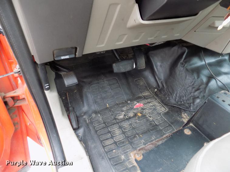 image for item DB4914 2008 Ford F250 Super Duty utility bed pickup truck