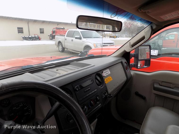 image for item DB4914 2008 Ford F250 Super Duty utility bed pickup truck