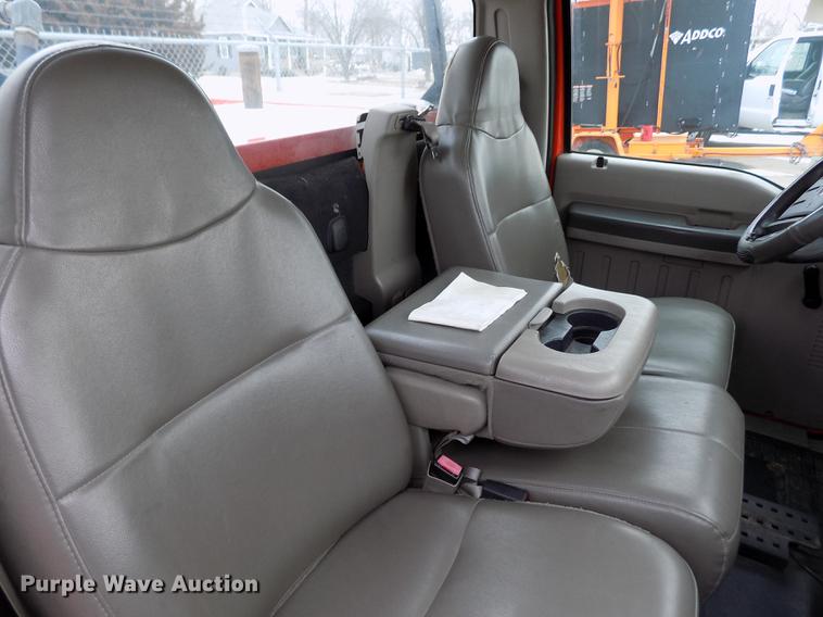 image for item DB4914 2008 Ford F250 Super Duty utility bed pickup truck