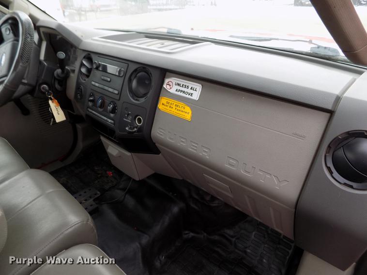 image for item DB4914 2008 Ford F250 Super Duty utility bed pickup truck