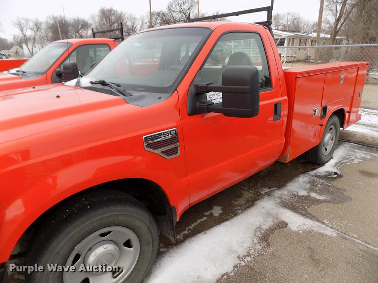 image for item DB4914 2008 Ford F250 Super Duty utility bed pickup truck