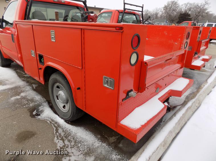 image for item DB4914 2008 Ford F250 Super Duty utility bed pickup truck