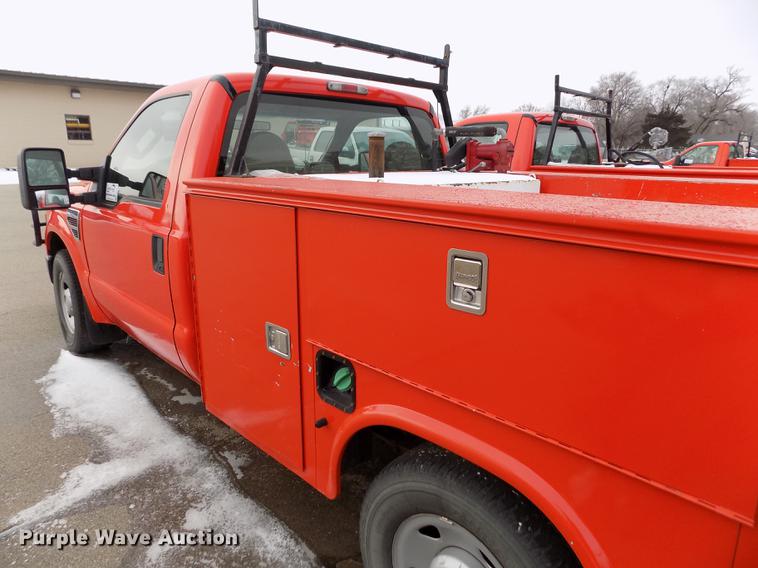 image for item DB4914 2008 Ford F250 Super Duty utility bed pickup truck