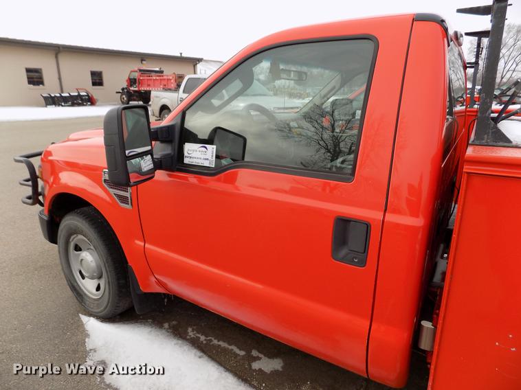 image for item DB4914 2008 Ford F250 Super Duty utility bed pickup truck