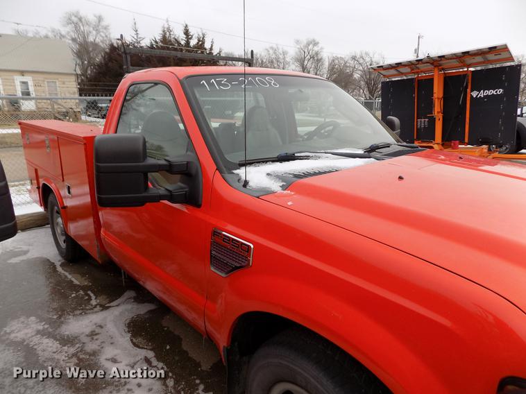 image for item DB4914 2008 Ford F250 Super Duty utility bed pickup truck