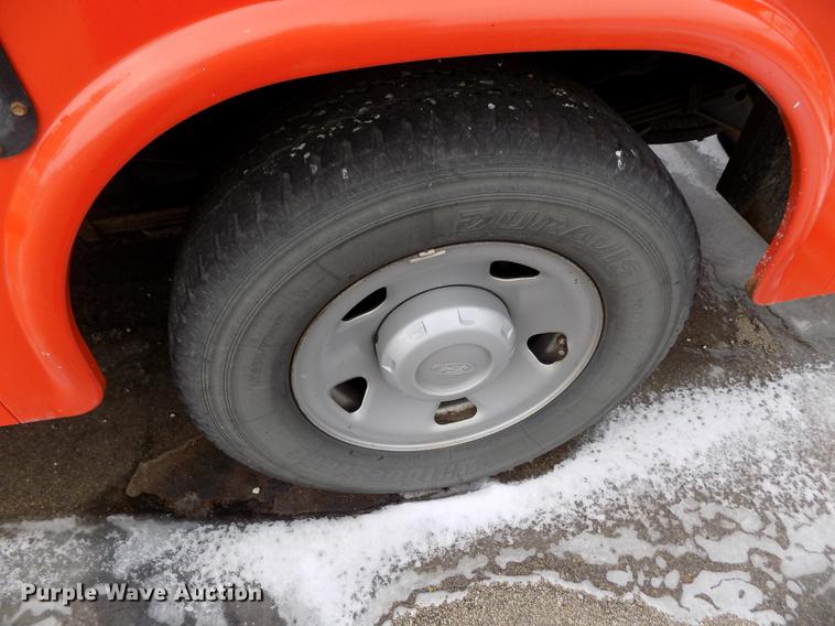 image for item DB4914 2008 Ford F250 Super Duty utility bed pickup truck