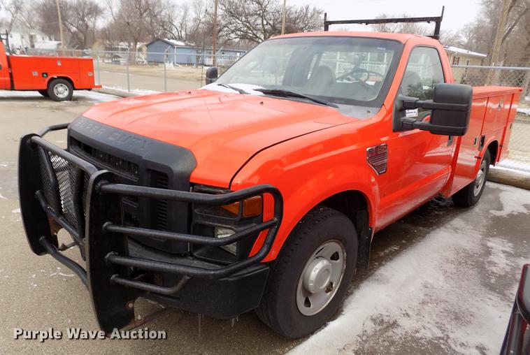 image for item DB4915 2008 Ford F250 Super Duty utility bed pickup truck
