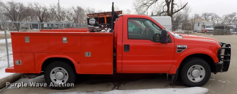 image for item DB4915 2008 Ford F250 Super Duty utility bed pickup truck