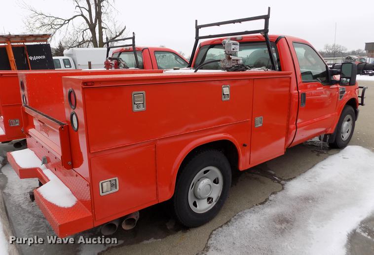 image for item DB4915 2008 Ford F250 Super Duty utility bed pickup truck