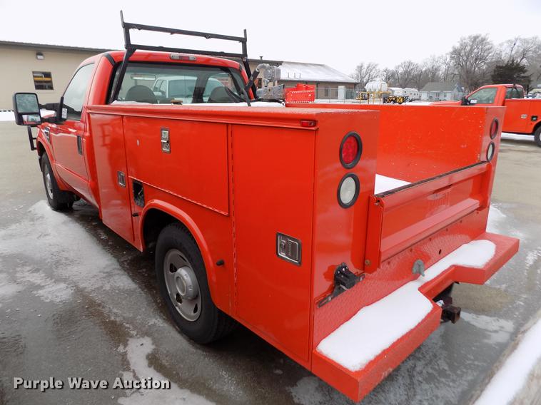 image for item DB4915 2008 Ford F250 Super Duty utility bed pickup truck