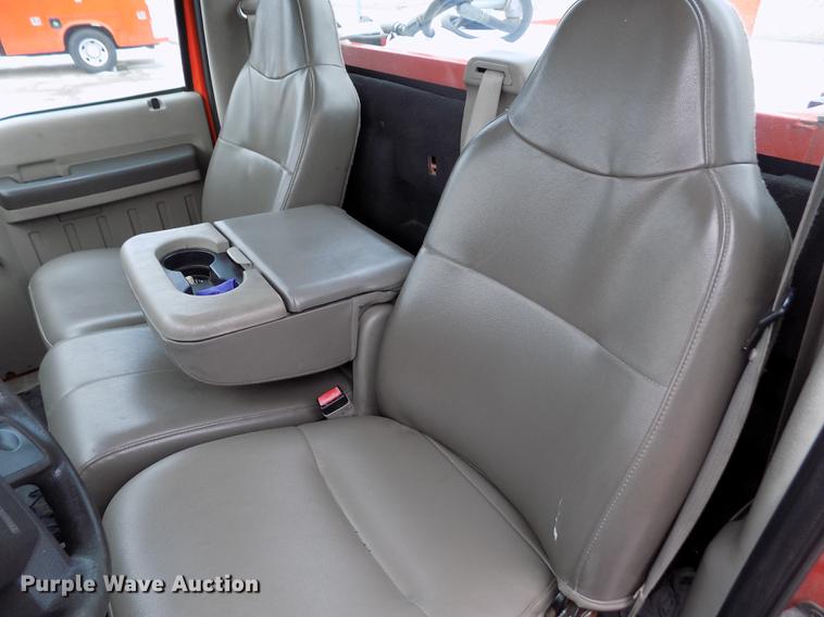 image for item DB4915 2008 Ford F250 Super Duty utility bed pickup truck