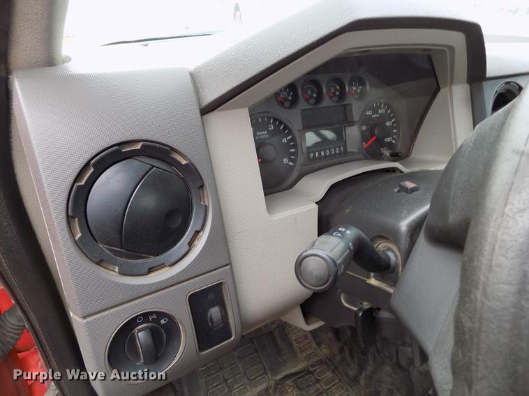 image for item DB4915 2008 Ford F250 Super Duty utility bed pickup truck
