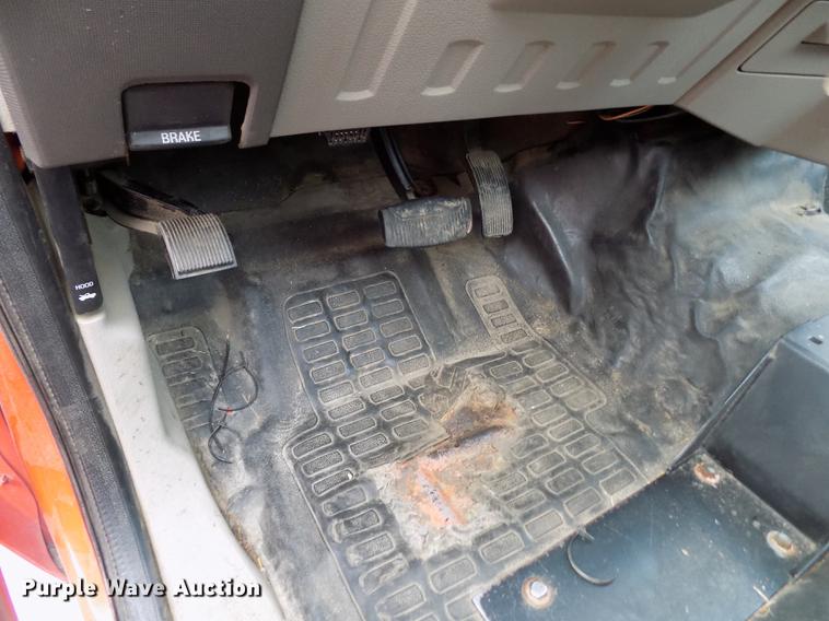 image for item DB4915 2008 Ford F250 Super Duty utility bed pickup truck