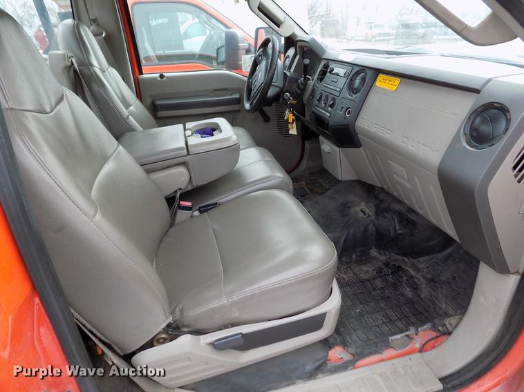 image for item DB4915 2008 Ford F250 Super Duty utility bed pickup truck