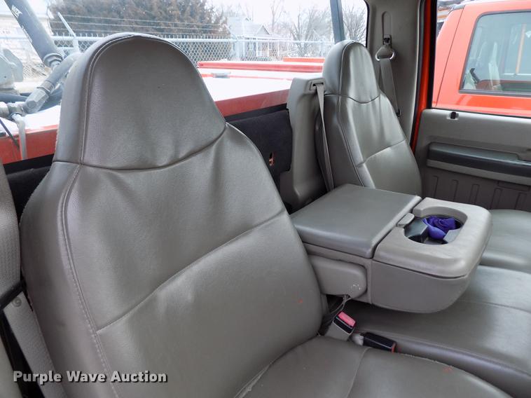 image for item DB4915 2008 Ford F250 Super Duty utility bed pickup truck