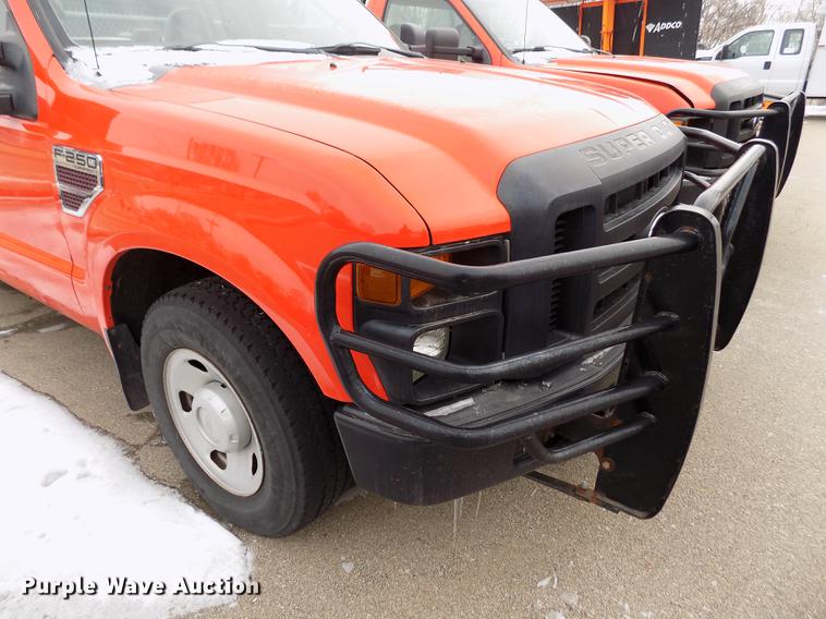 image for item DB4915 2008 Ford F250 Super Duty utility bed pickup truck