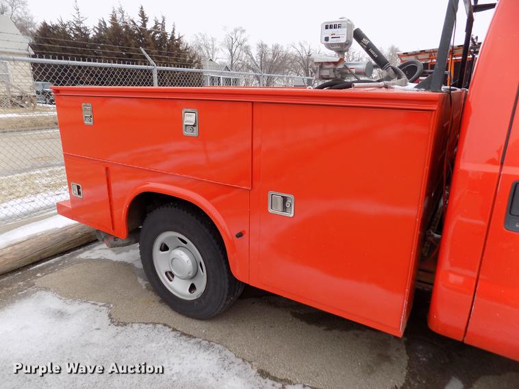 image for item DB4915 2008 Ford F250 Super Duty utility bed pickup truck