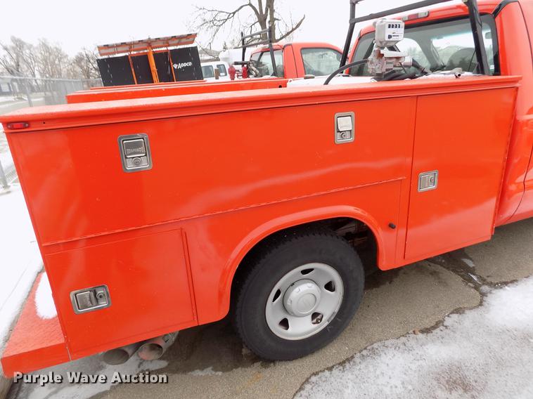 image for item DB4915 2008 Ford F250 Super Duty utility bed pickup truck