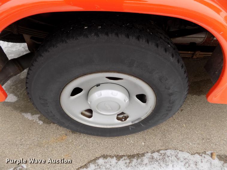 image for item DB4915 2008 Ford F250 Super Duty utility bed pickup truck