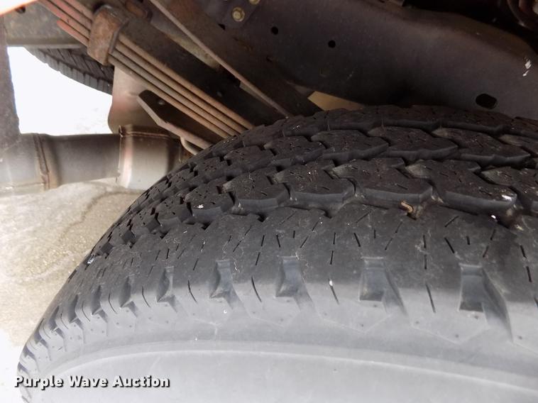 image for item DB4915 2008 Ford F250 Super Duty utility bed pickup truck