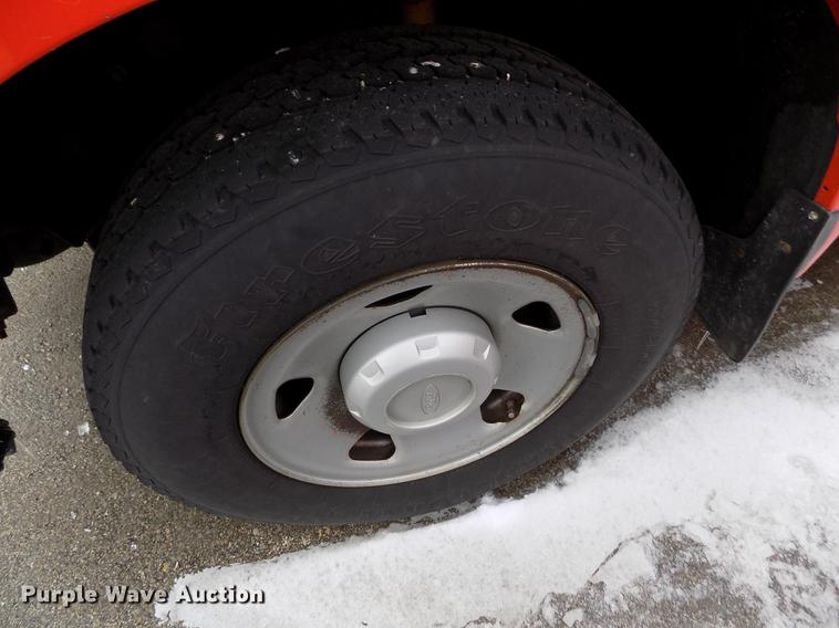 image for item DB4915 2008 Ford F250 Super Duty utility bed pickup truck