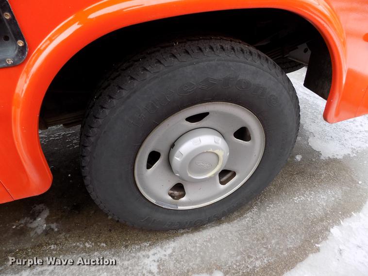 image for item DB4915 2008 Ford F250 Super Duty utility bed pickup truck