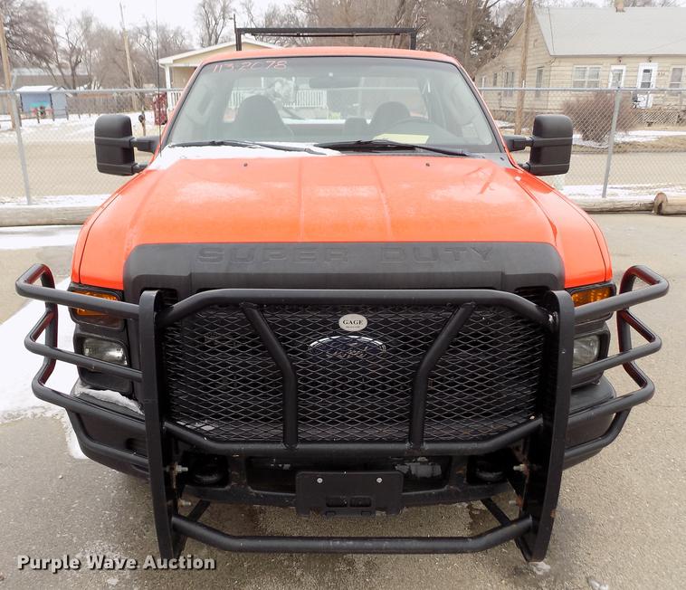 image for item DB4916 2008 Ford F250 Super Duty utility bed pickup truck