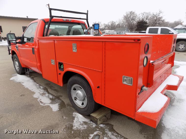image for item DB4916 2008 Ford F250 Super Duty utility bed pickup truck