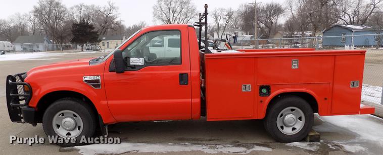 image for item DB4916 2008 Ford F250 Super Duty utility bed pickup truck