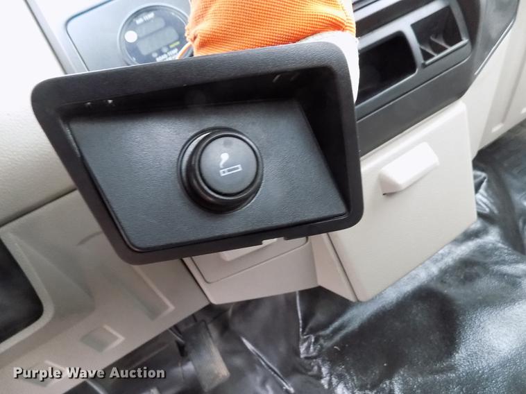 image for item DB4916 2008 Ford F250 Super Duty utility bed pickup truck