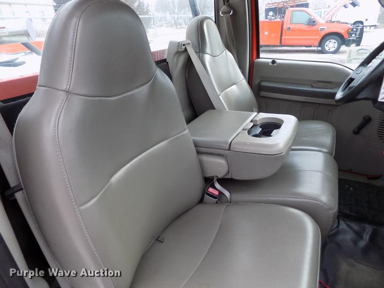 image for item DB4916 2008 Ford F250 Super Duty utility bed pickup truck