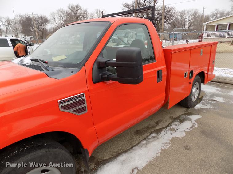 image for item DB4916 2008 Ford F250 Super Duty utility bed pickup truck