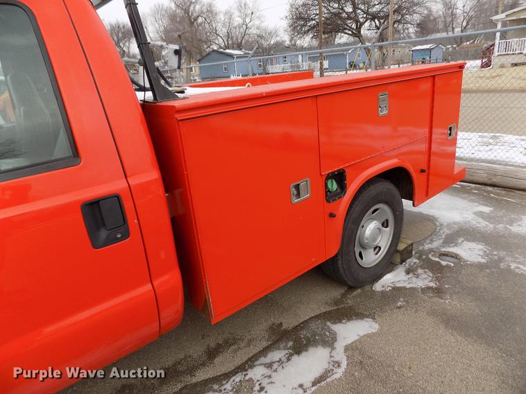 image for item DB4916 2008 Ford F250 Super Duty utility bed pickup truck