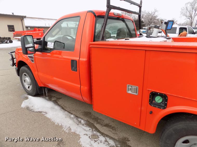 image for item DB4916 2008 Ford F250 Super Duty utility bed pickup truck