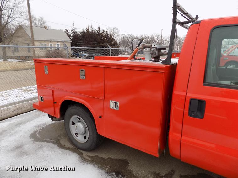 image for item DB4916 2008 Ford F250 Super Duty utility bed pickup truck
