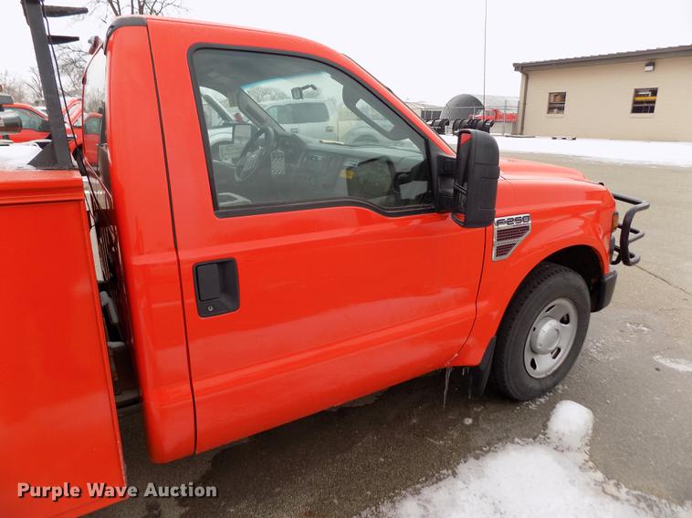 image for item DB4916 2008 Ford F250 Super Duty utility bed pickup truck