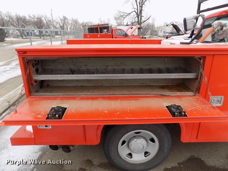 image for item DB4916 2008 Ford F250 Super Duty utility bed pickup truck