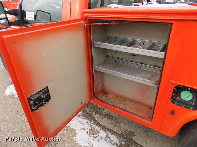 image for item DB4916 2008 Ford F250 Super Duty utility bed pickup truck