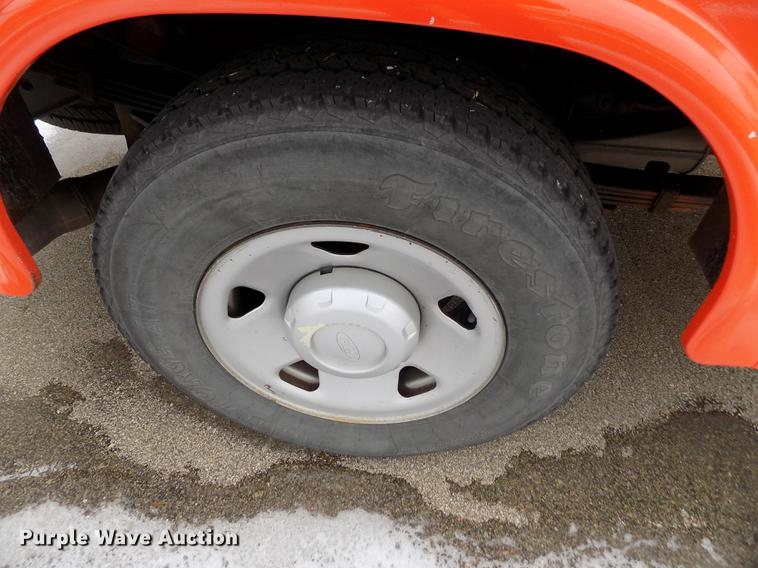 image for item DB4916 2008 Ford F250 Super Duty utility bed pickup truck