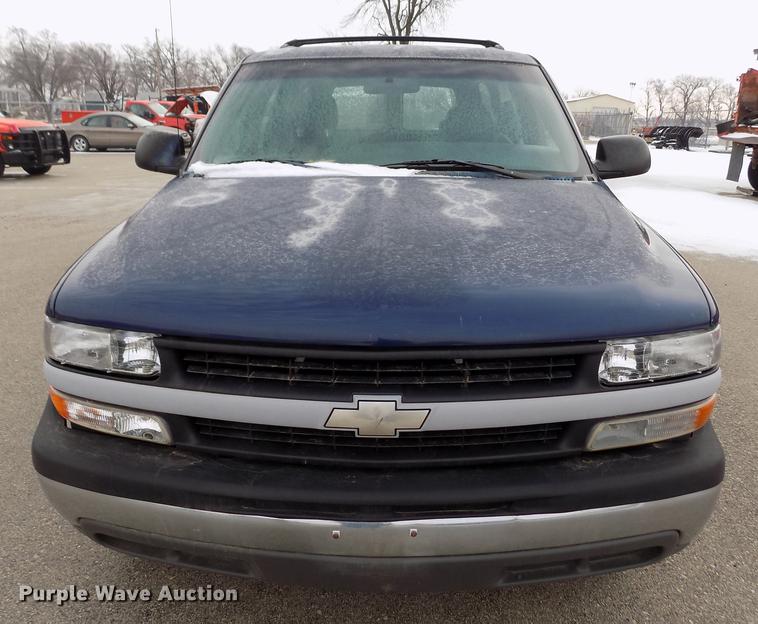 image for item DB4917 2002 Chevrolet Suburban 1500 SUV