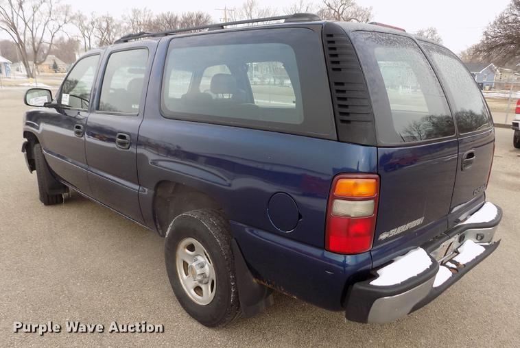 image for item DB4917 2002 Chevrolet Suburban 1500 SUV