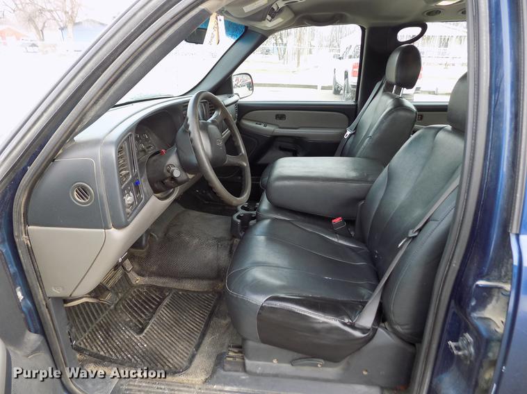 image for item DB4917 2002 Chevrolet Suburban 1500 SUV