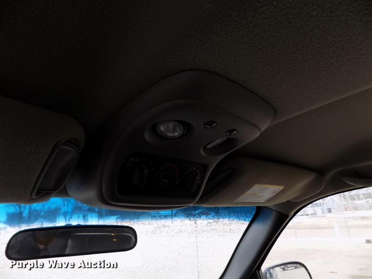 image for item DB4917 2002 Chevrolet Suburban 1500 SUV