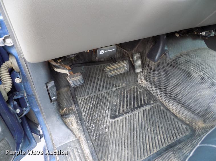 image for item DB4917 2002 Chevrolet Suburban 1500 SUV