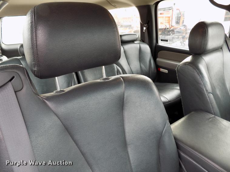 image for item DB4917 2002 Chevrolet Suburban 1500 SUV