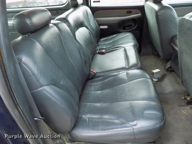 image for item DB4917 2002 Chevrolet Suburban 1500 SUV