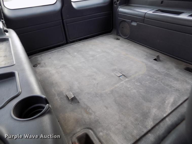 image for item DB4917 2002 Chevrolet Suburban 1500 SUV