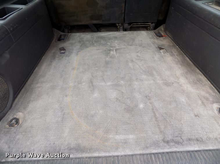 image for item DB4917 2002 Chevrolet Suburban 1500 SUV